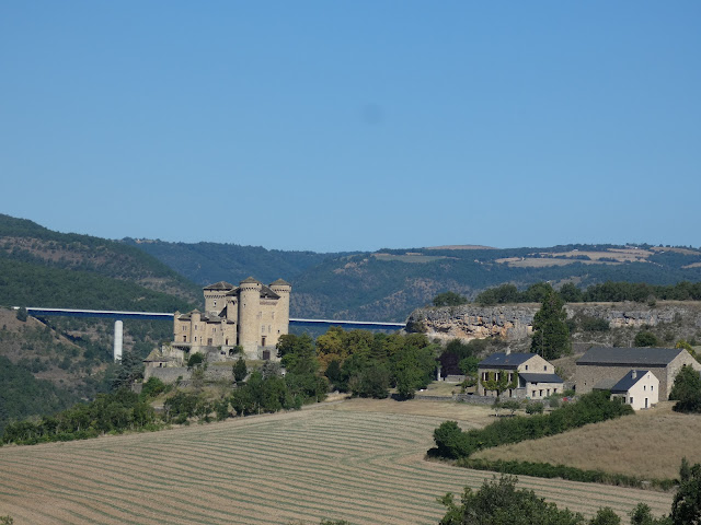 Le château de Cabrières, mélange de médiévalisme et de modernité...