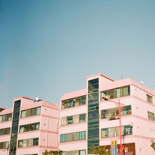 2apartment – spring dreams – Single