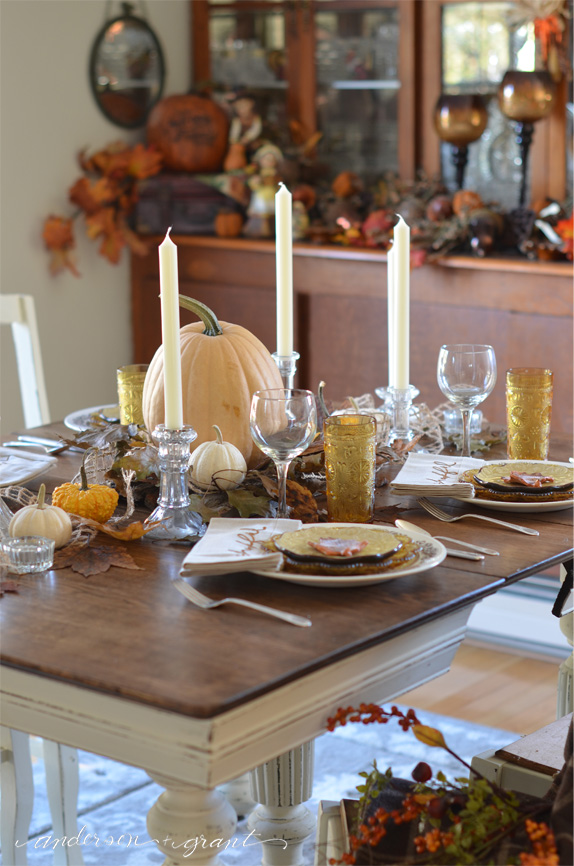 Setting a Beautiful Tablescape for Thanksgiving | anderson + grant