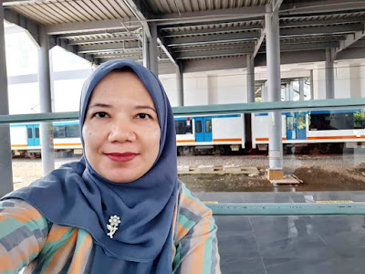 pengalaman pertamaku naik kereta bandara railink soekarno hatta seorang diri nurul sufitri travel lifestyle blogger review fasilitas transportasi