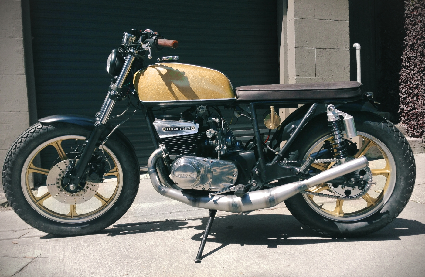 GT550 Brat Racer by Taimoshan - Inazuma café racer