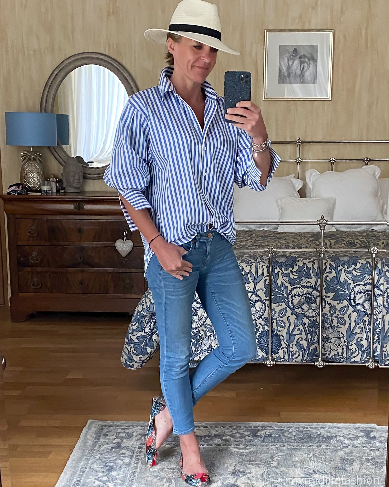 how to style oversized striped shirt