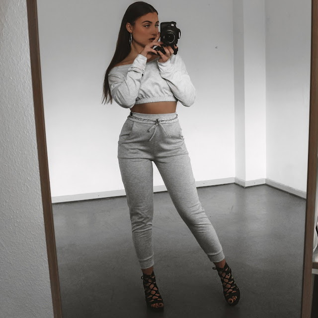 fashionblogger, mode, fashion, ootd, femmeluxefinery, incluencer, cooperation, grey, trend, clutch, ootd, high heels, hair, instagram, blogger deutschland, vanessa worth, blogger uk, co ord, two piece, jogger fashionblogger, mode, fashion, ootd, femmeluxefinery, incluencer, cooperation, grey, trend, clutch, ootd, high heels, hair, instagram, blogger deutschland, vanessa worth, blogger uk, co ord, two piece, jogger