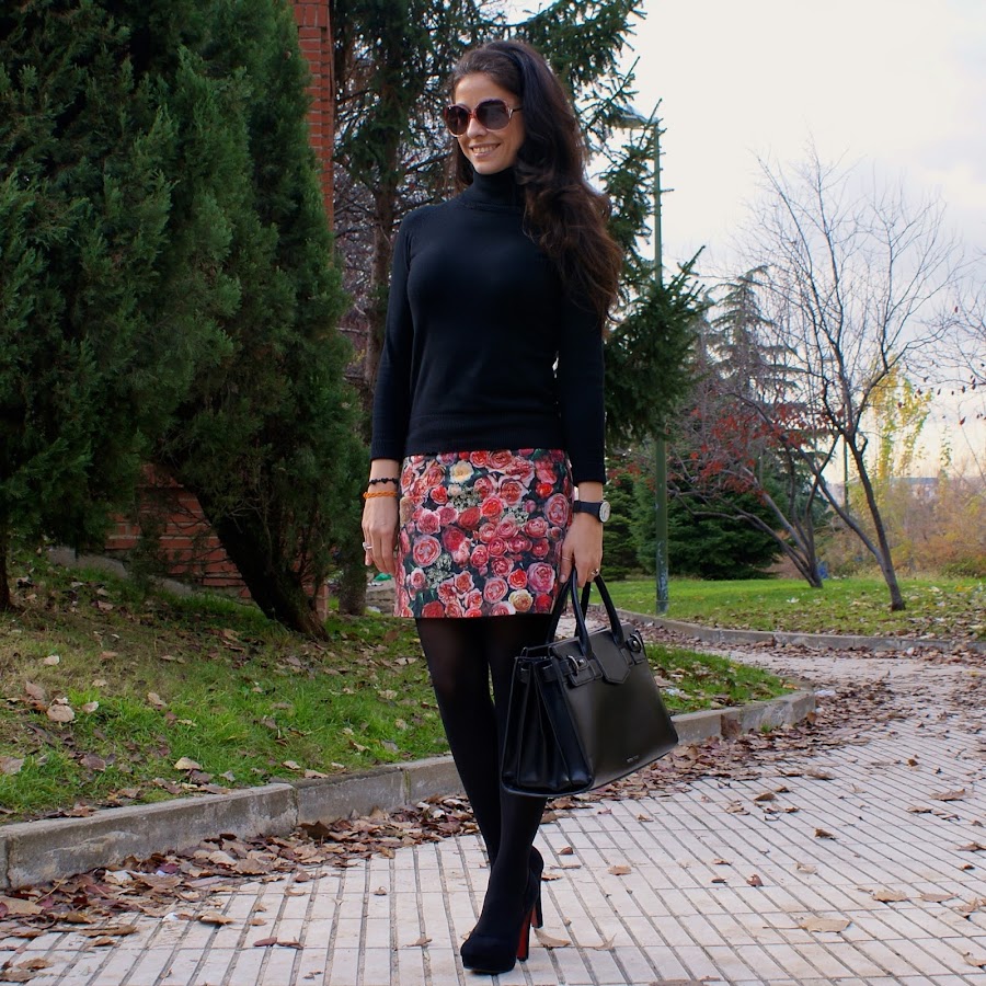 La Caprichossa, blog de moda, Look oficina con falda de flores