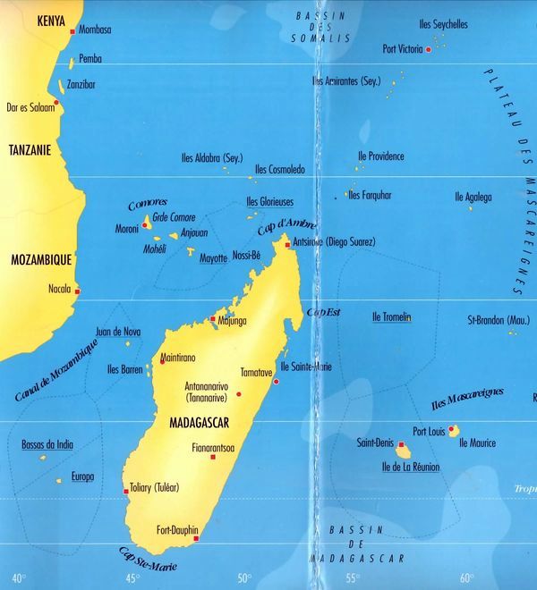 Mayotte l'île aux parfums aux tortues au lagon: Cartes