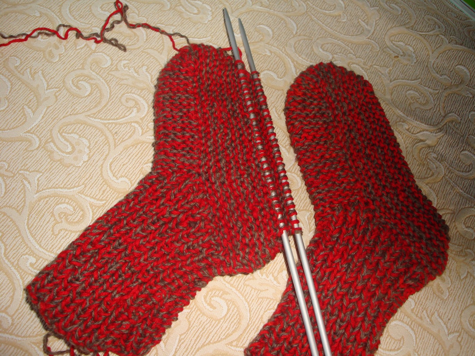 Χειροτεχνήματα πλεκτές κάλτσες με 2 βελόνες / knitted socks on 2
