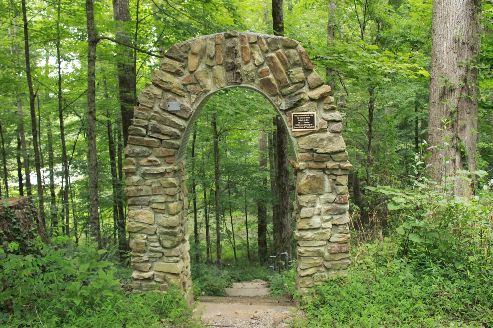 Cumberland Gal Pleasant Hill Touring and Pioneer Hall Museum Tour