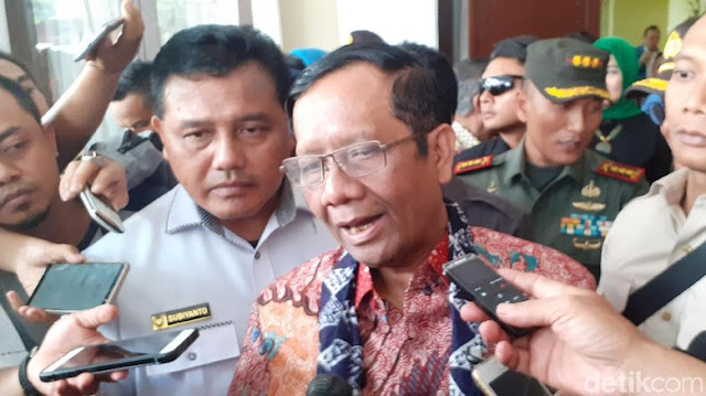 Ratas di Istana, Mahfud Bicara Prioritas Penuntasan Kasus HAM-Penegakan Hukum Ratas di Istana, Mahfud Bicara Prioritas Penuntasan Kasus HAM-Penegakan Hukum