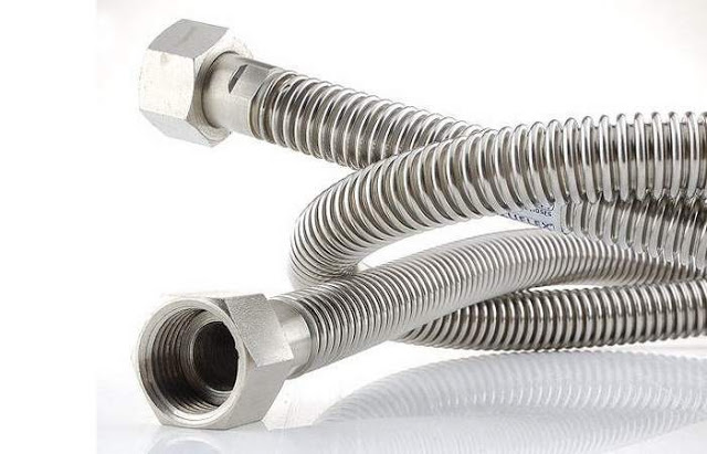 Жесткая или гибкая подводка для смесителя — какая лучше 