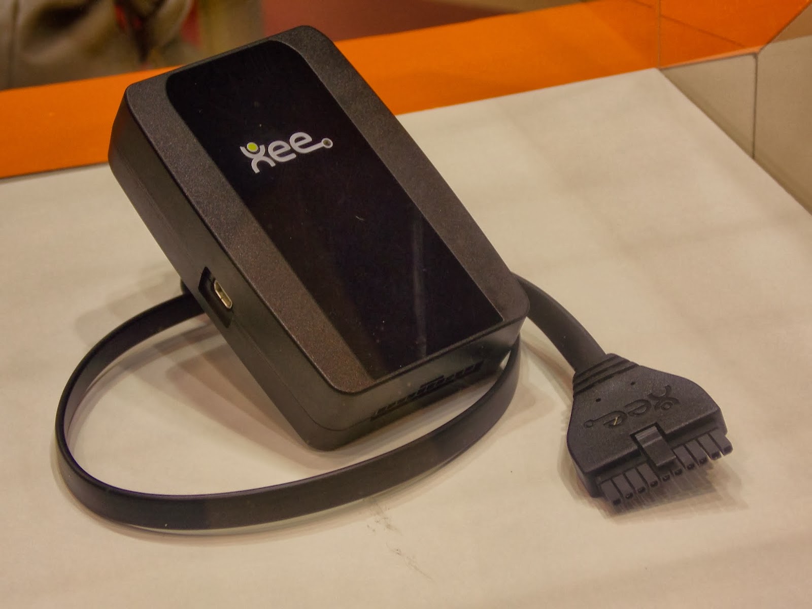 Voiture communicante Xee, le véhicule connecté selon le groupe Mobivia — free download