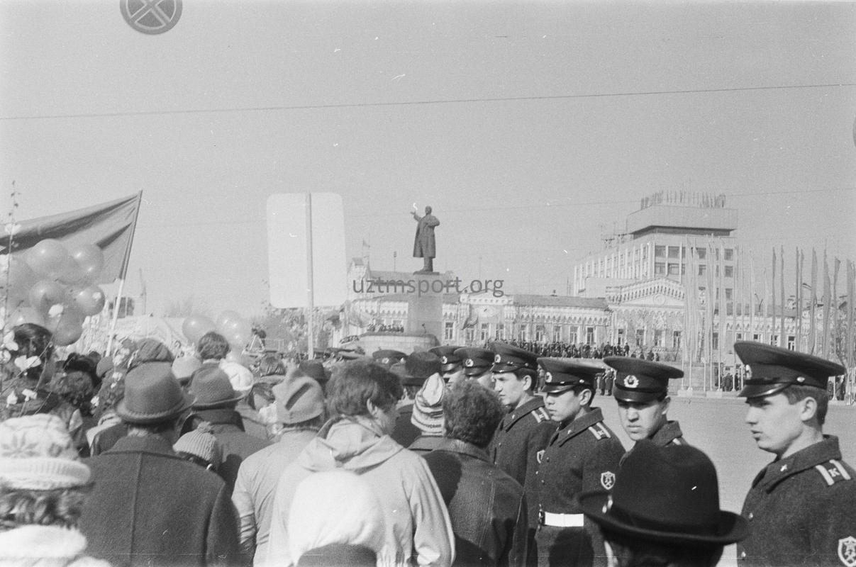Спортивный свердловск. Свердловск центр панорамные фото 1980 е гг.
