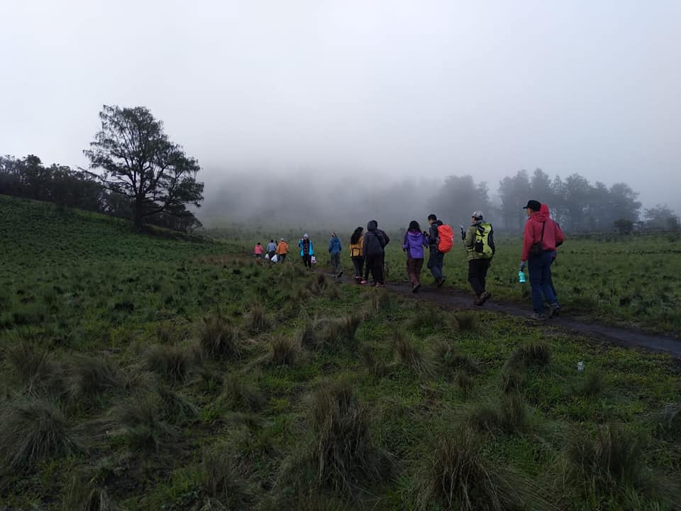 6 Jalur Pendakian Gunung Lawu, Porter Candi Cetho, Tambak ...