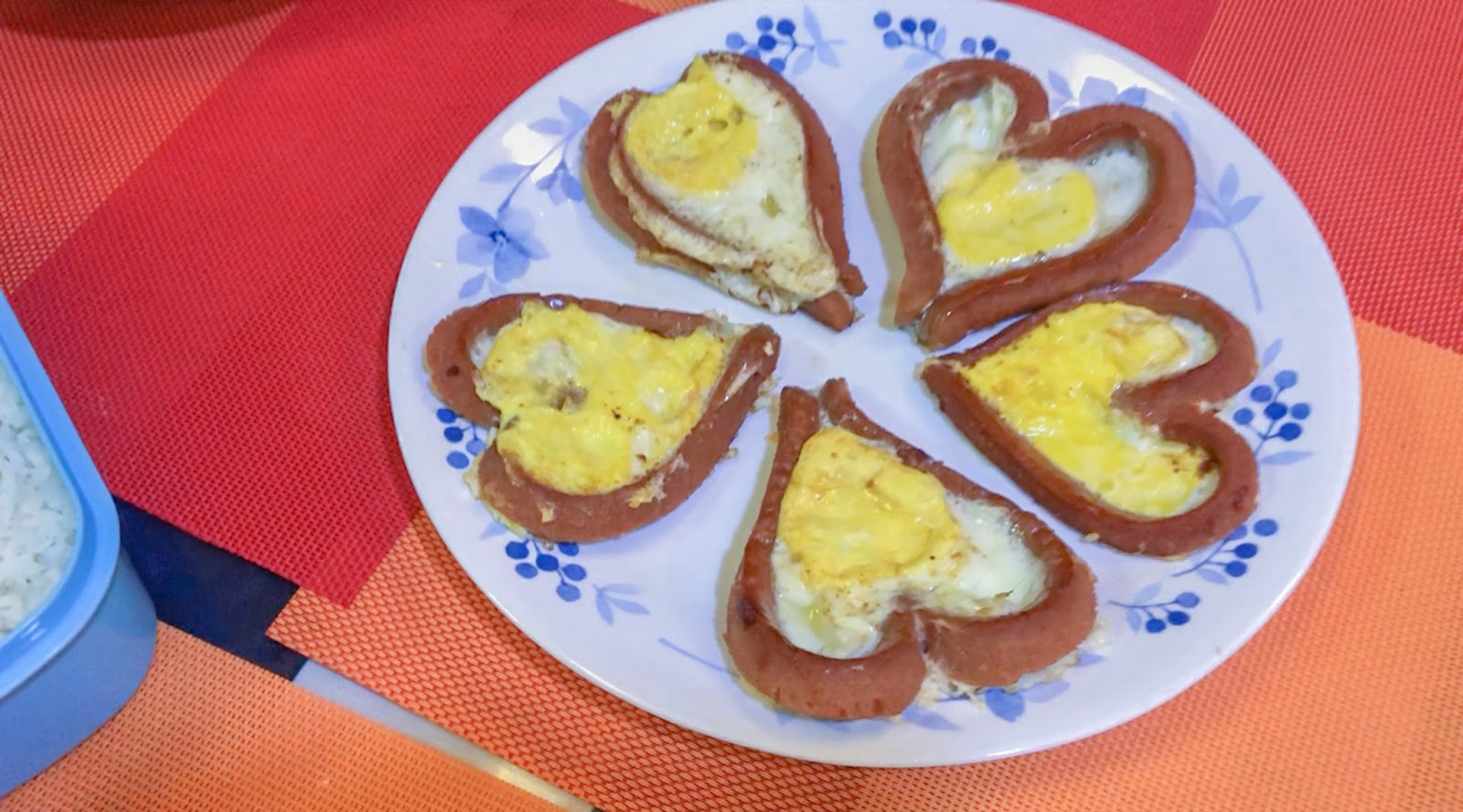 She's The Mom How to Make Heart Shaped Hot dogs with eggs