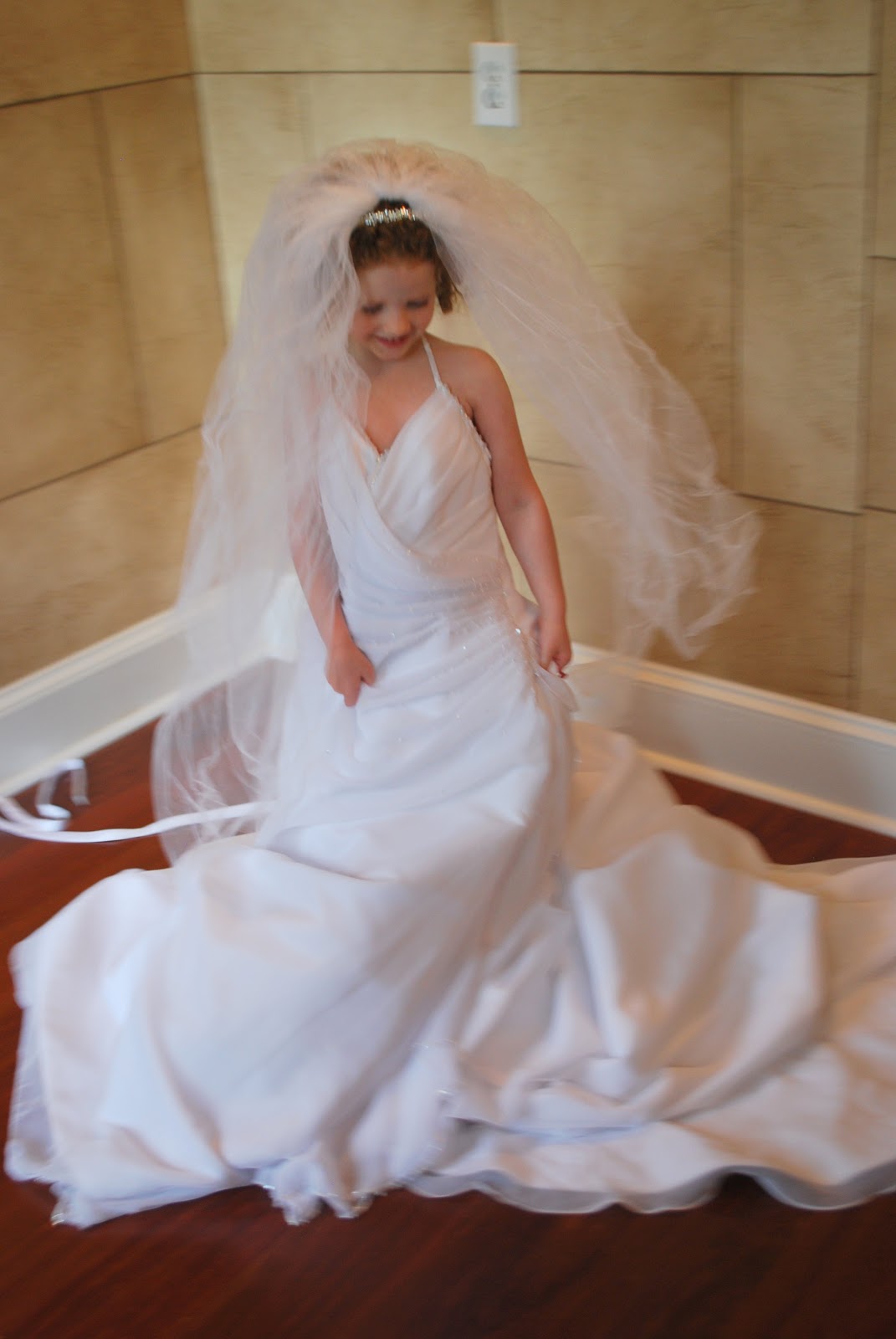 Charity&rsquo;s Chatter: Wedding day dress up