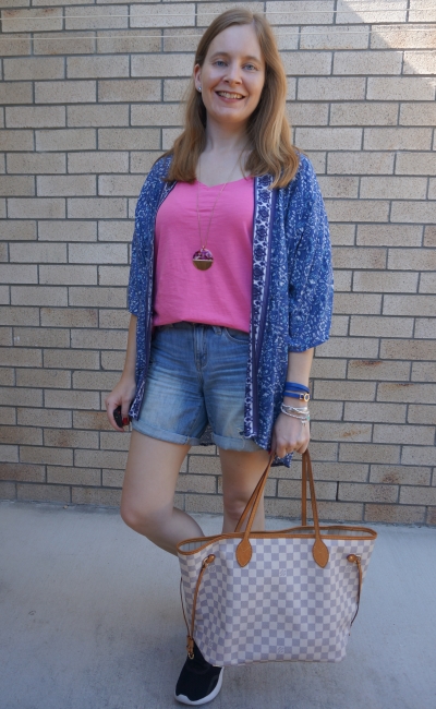 pink tee, denim shorts, cotton on blue printed kimono louis Vuitton damier azur MM neverfull | awayfromblue
