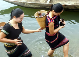 Vợ thì con cọp, con beo nó cũng phải sợ Vợ thì con cọp, con beo nó cũng phải sợ