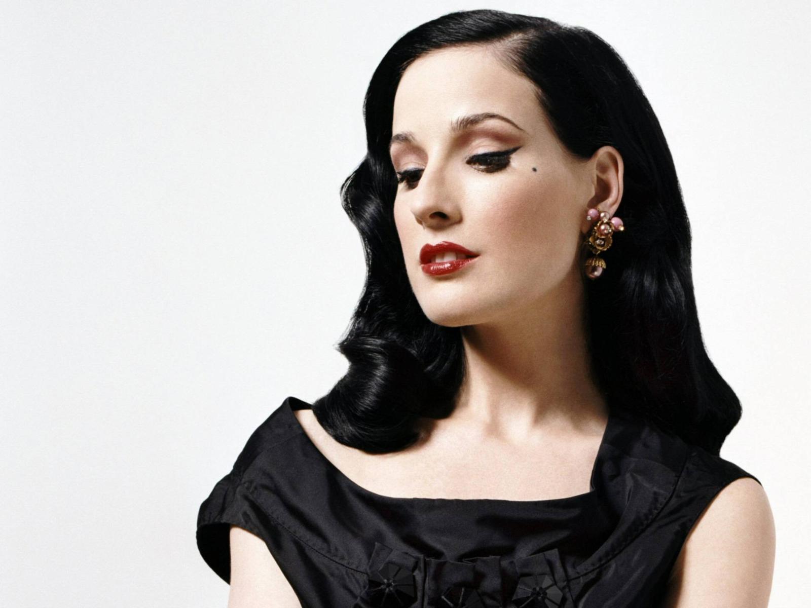 Dita Von Teese Wallpapers