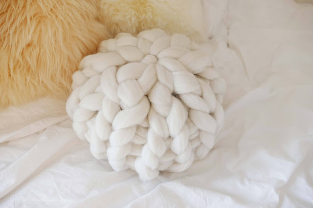 knitwithome review, knitwithome etsy, knitwithome reviews, knitwithome pillow, merino wool knitted pillow, knitted chunky pillow uk