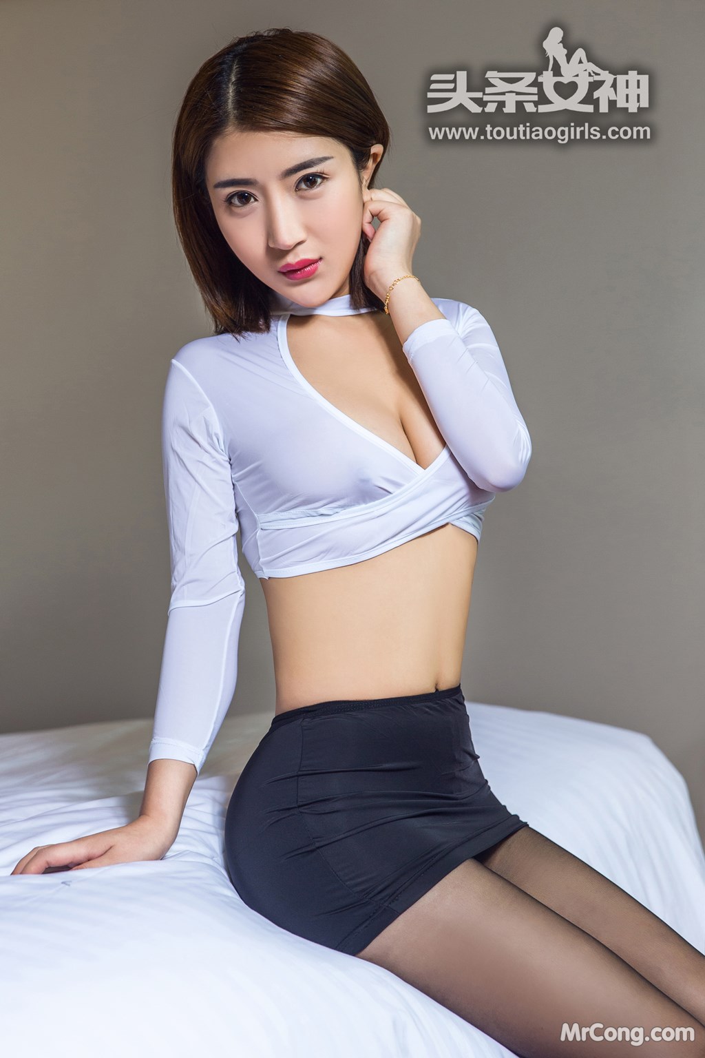 TouTiao 2017-08-26: Model Ying Er (滢 儿) (26 photos) photo 1-3