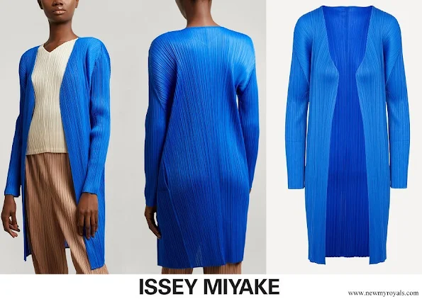 Queen Silvia wore Pleats Please Issey Miyake Long Cardigan