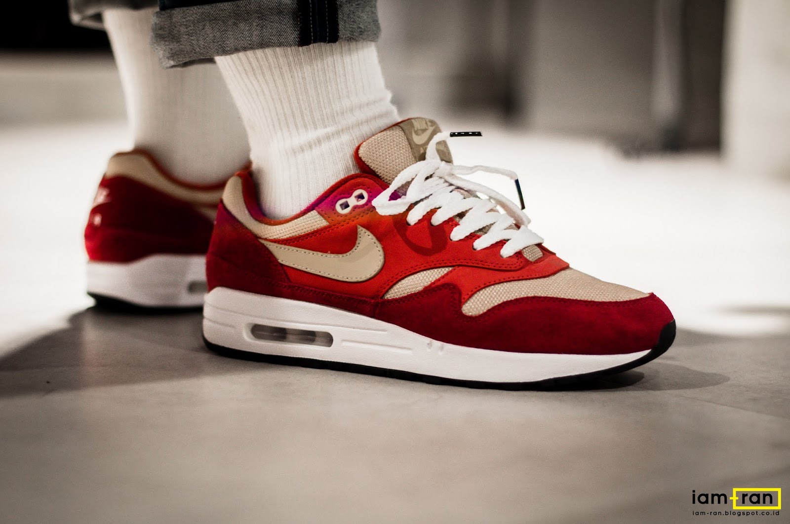 air max 1 red curry on feet