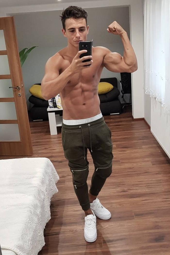cute-selfie-boy-no-clothes-on-bicep-flexing