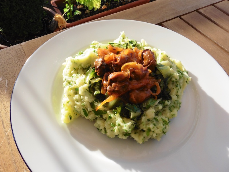 Weinbergschnecken mit Kochsalat