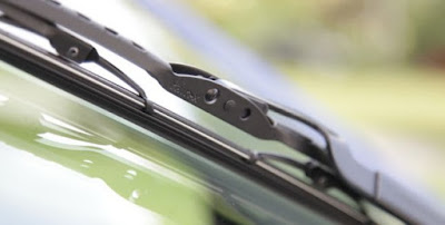 Cara Ampuh Menghilangkan Goresan Kaca Mobil Yang Disebabkan Oleh Wiper