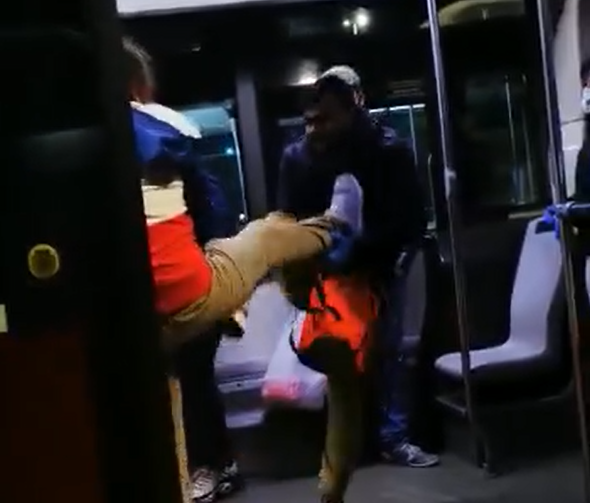 Scene di ordinaria follia su un bus Atac