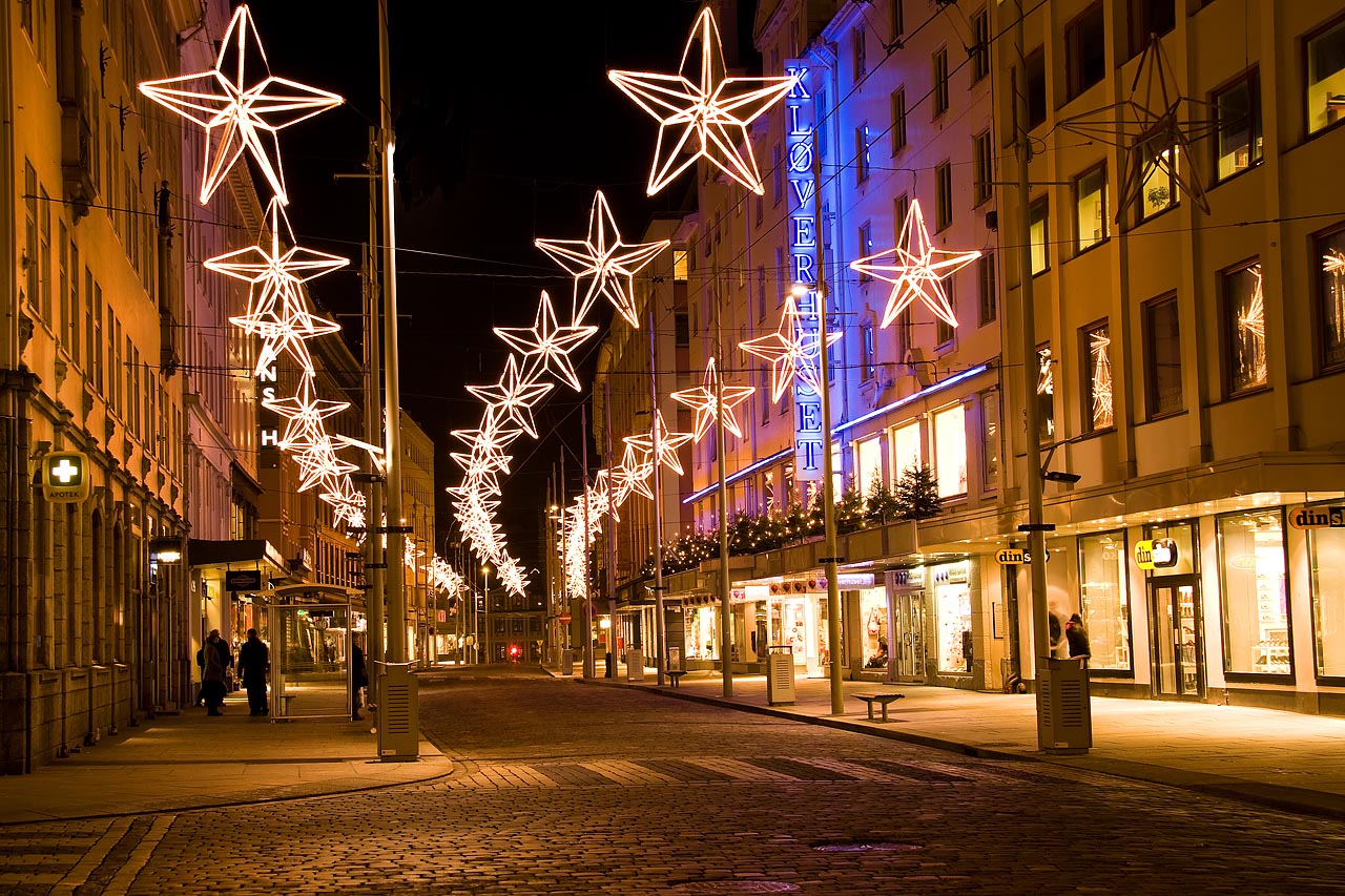 THE FUZZY CORNER It's Christmas in Bergen City