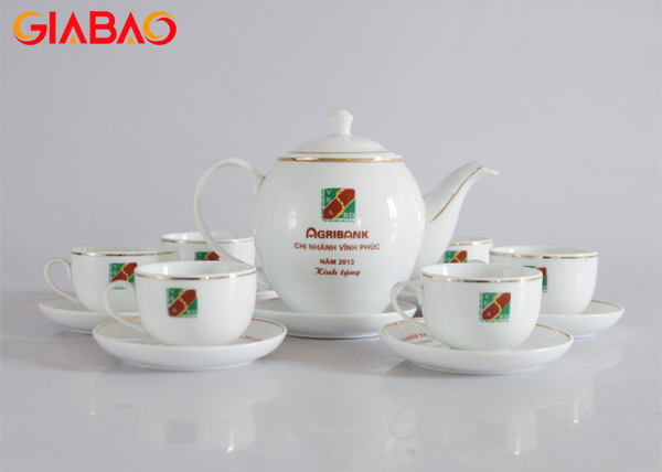 Hình ảnh bộ ấm trà gốm sứ trắng được Gia Bảo sản xuất