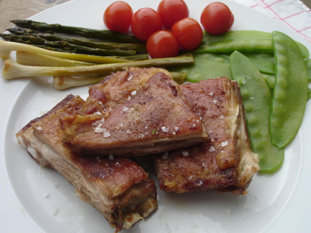 Gegrillte Lammbrust mit Frühlingsgemüse