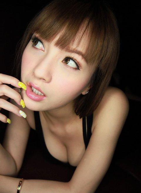 Monna Lam: Model Cantik asal Hong Kong - IMG-VERO