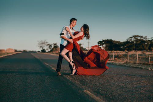Photography Poses for Wedding Couples
