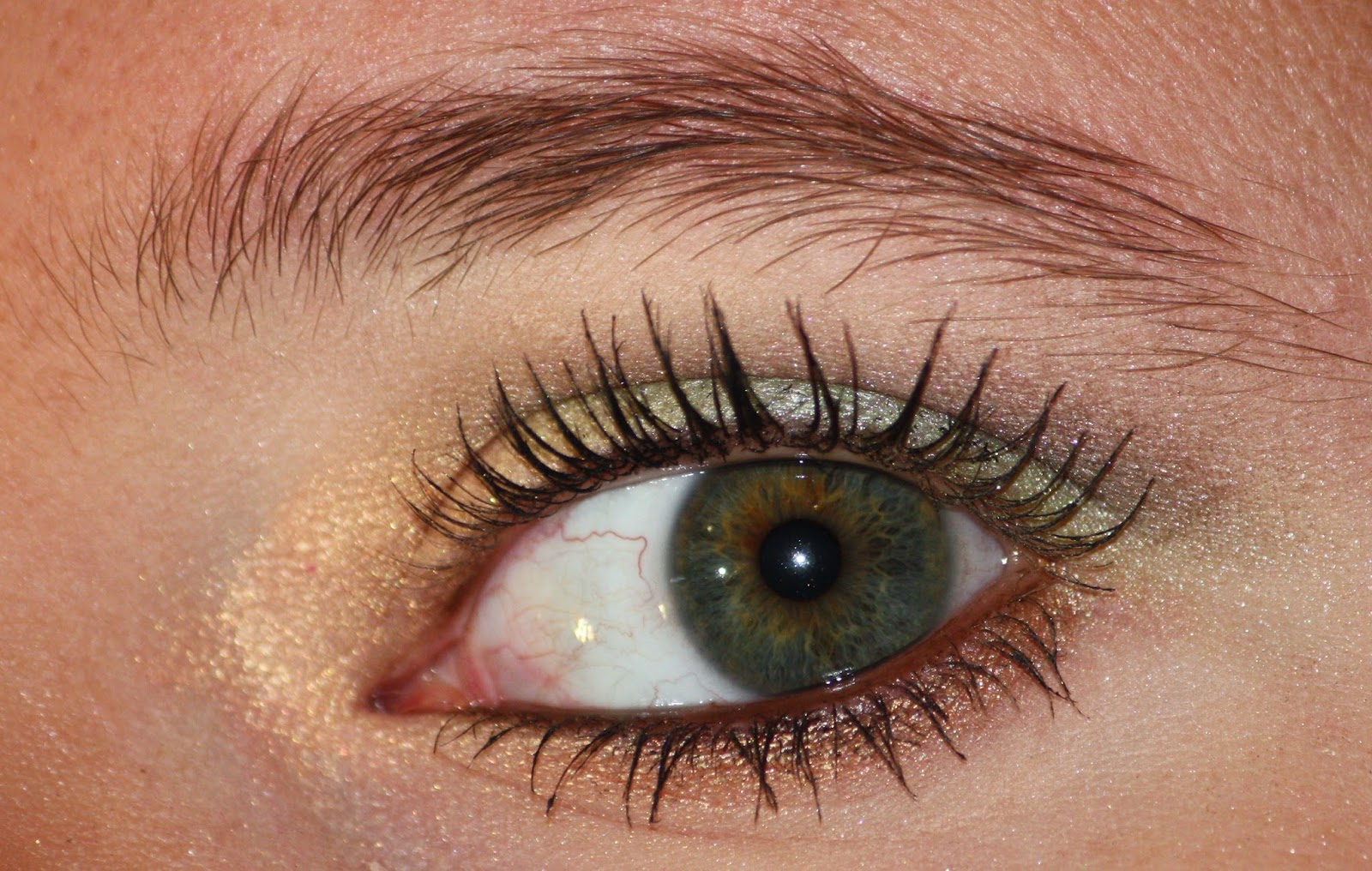 Die Zauberin Zebulon Sage Green Eye MakeUp