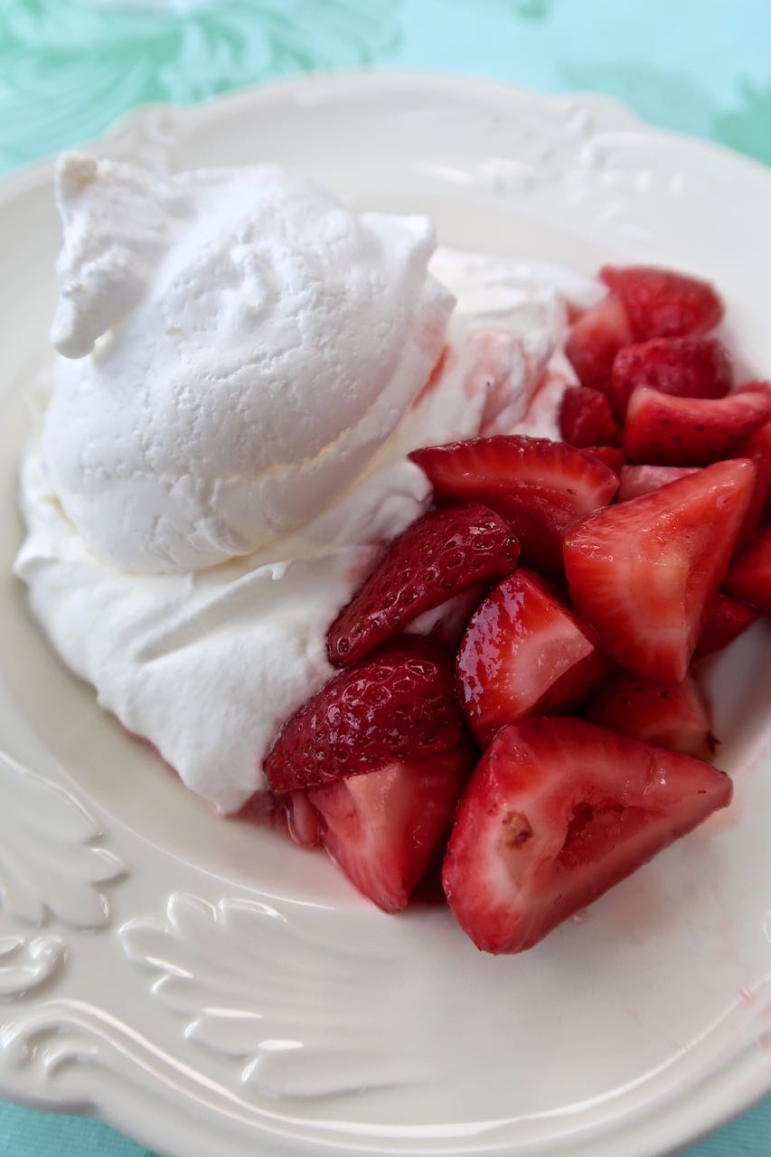 Scrumpdillyicious Meringues with Whipped Cream & Strawberries