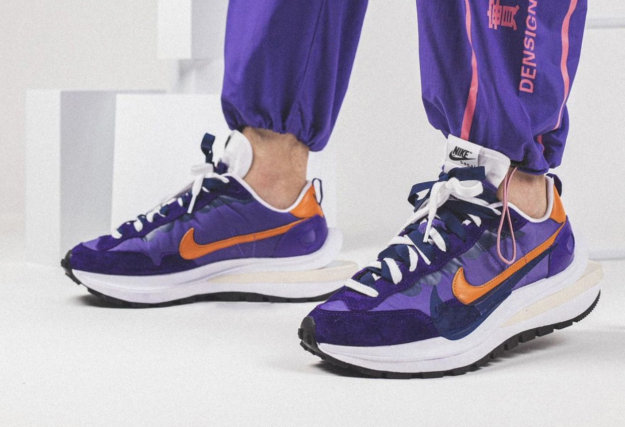 sacai x nike vaporwaffle dark iris