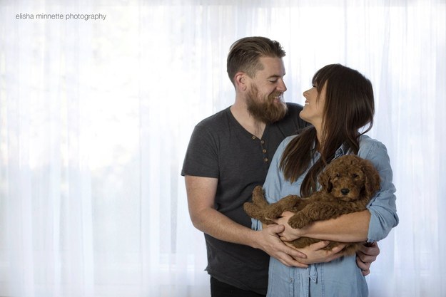 ensaio de fotos de casal com cachorro