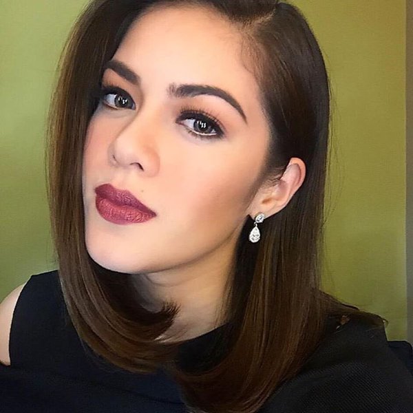 Hilarious 'Selfie Muna Bago' Tweets About The Characters In The Movie 'Four Sisters and a Wedding' Hilarious 'Selfie Muna Bago' Tweets About The Characters In The Movie 'Four Sisters and a Wedding'
