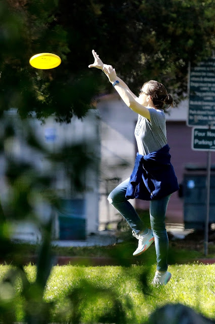 Jennifer Garner Outside in Brentwood 29 Mar -2020