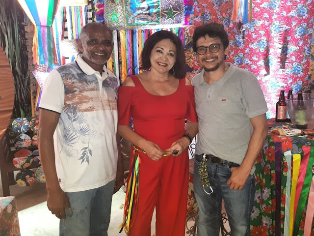 Jacieny Dias e Gilson Martins com Reginaldo Silva, que Vai assinar a decor da Live