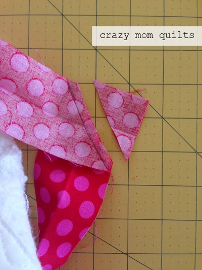 crazy mom quilts: Machine Quilting 101: Working your way around