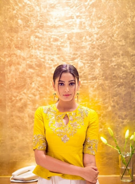 Actress Sana Makbul Latest Photos 18