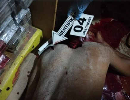 Polisi lakan olah TKP  Polisi lakan olah TKP
