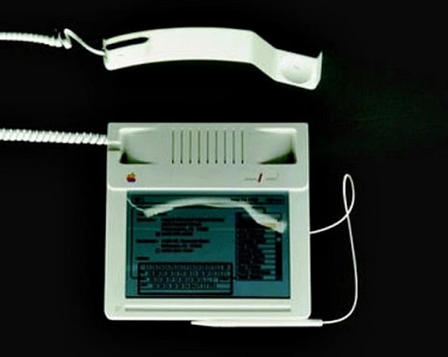 أول آي فون تطلقة شركة آبل  عام 1983