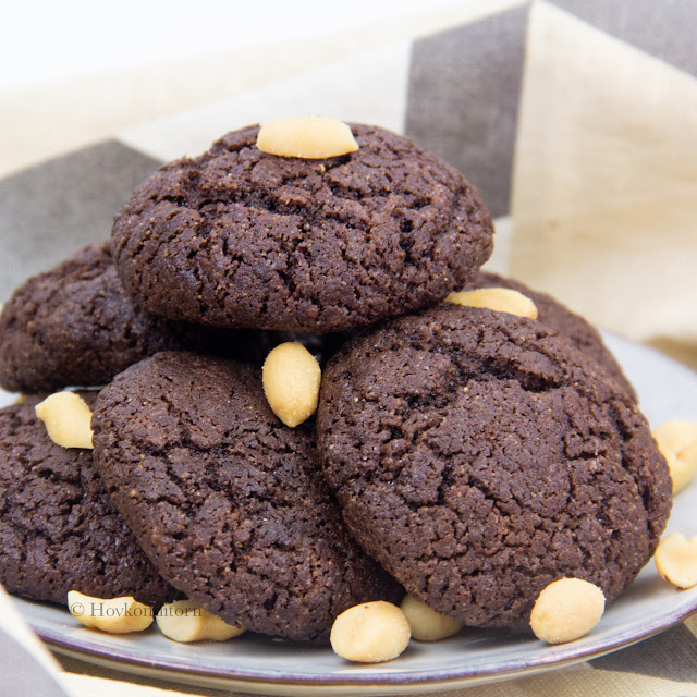 Flourless Chocolate & Hazelnut Peanut Butter Cookies
