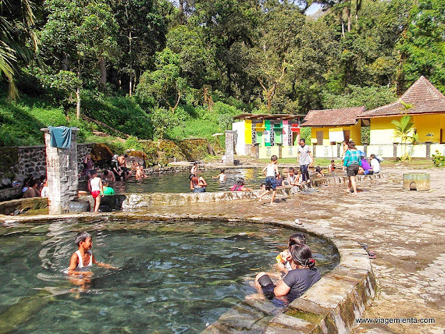 Águas termais, em Batu