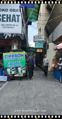 wisata malioboro keistimewaan malioboro sejarah malioboro jogja keindahan malioboro kelebihan malioboro cerpen tentang malioboro malioboro malam hari letak geografis malioboro