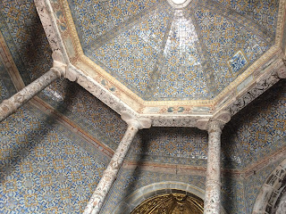 Azulejos portugueses en la cúpula de la Iglesia de las Dominicas en Elvas (Portugal)