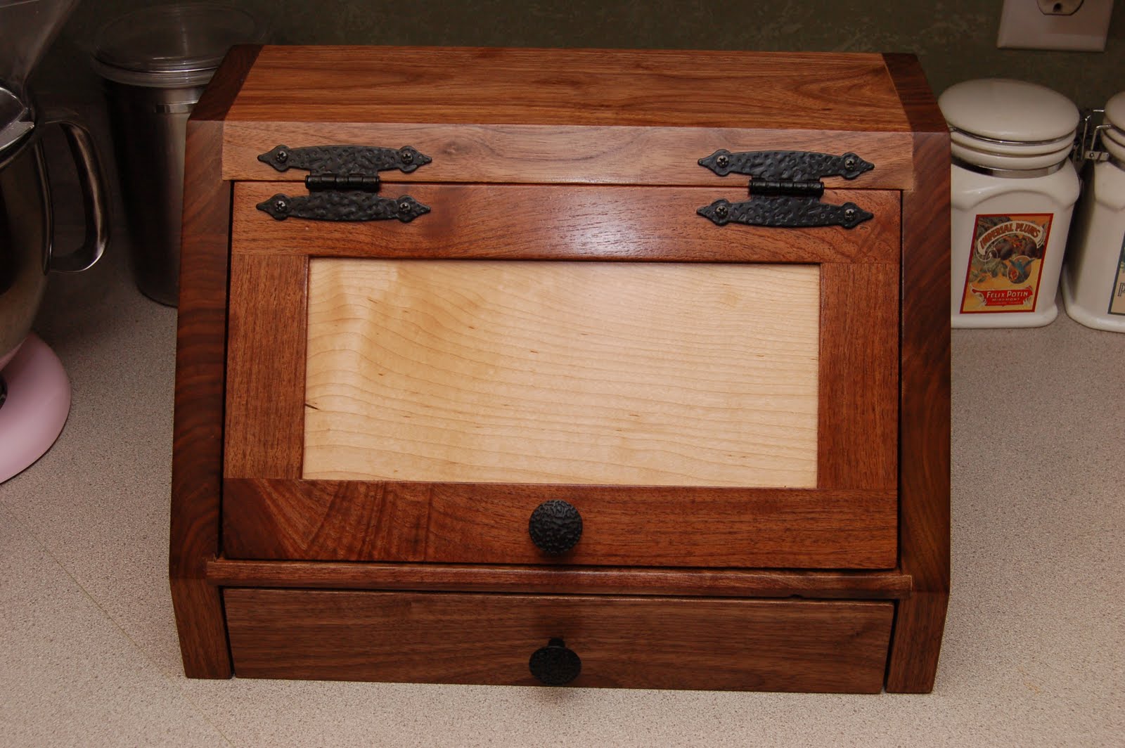 JM Custom Woodworking: Bread Box